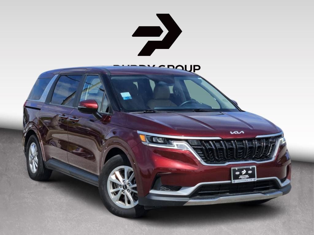 Used 2024 Kia Carnival LX FWD image 1