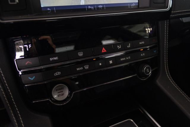Used 2018 Jaguar F-PACE S image 19