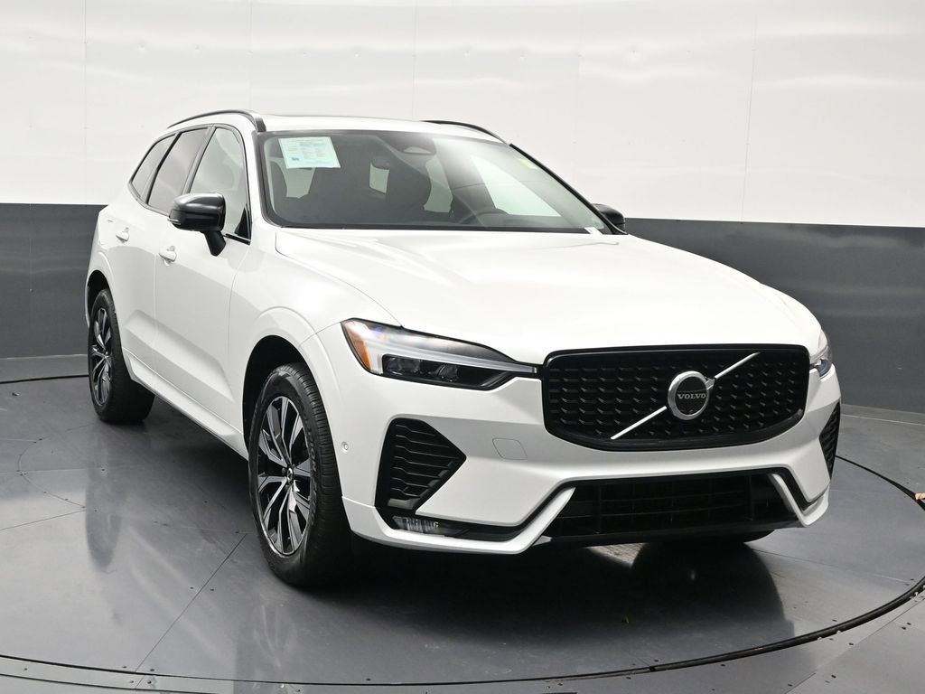 Used 2024 Volvo XC60 B5 Plus image 8