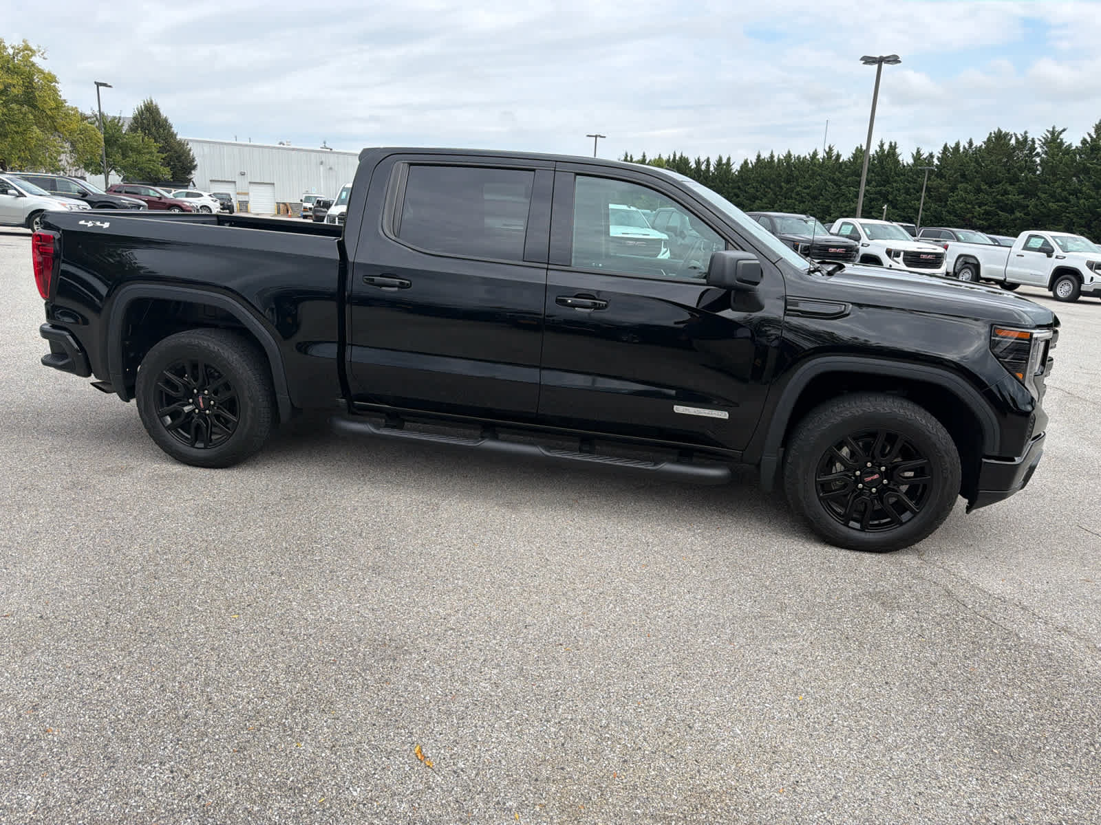 Used 2024 GMC Sierra 1500 Elevation AWD/4WD image 5