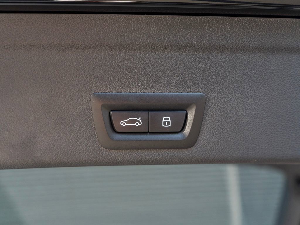 Used 2024 BMW X6 M Competition image 38