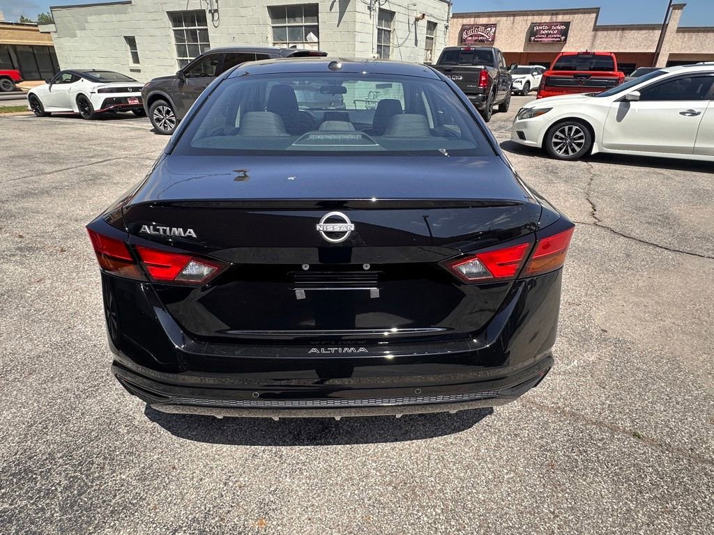 Certified 2025 Nissan Altima 2.5 SV FWD image 4