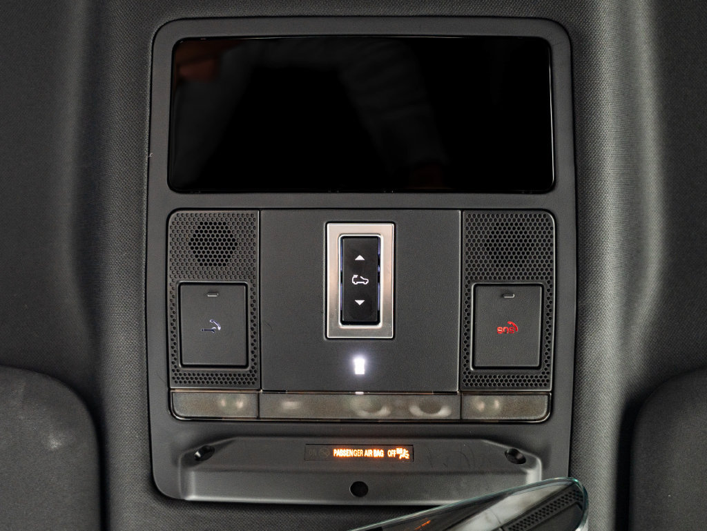 Used 2023 Land Rover Defender 90 S AWD/4WD image 39