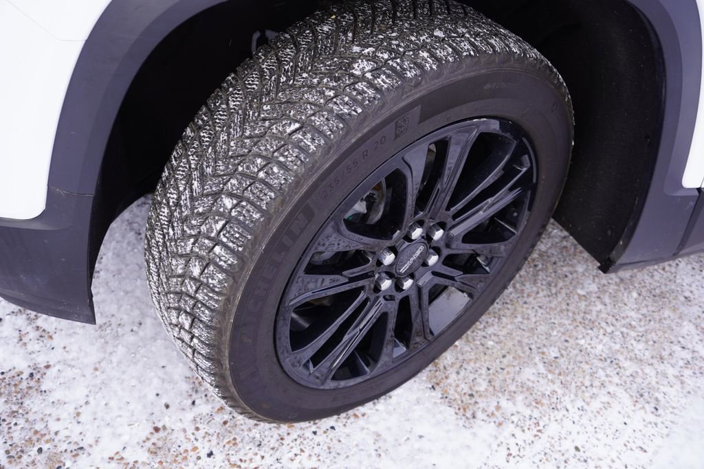 Certified 2023 GMC Acadia SLE image 13