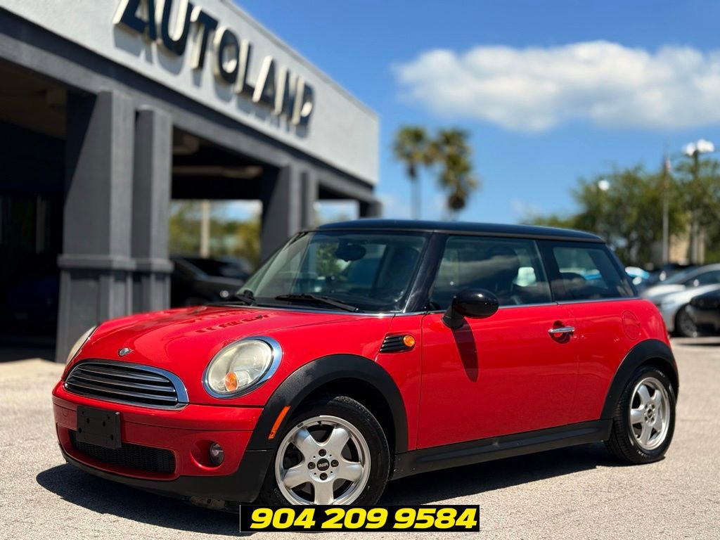 Used 2010 MINI Cooper Hardtop FWD image 1