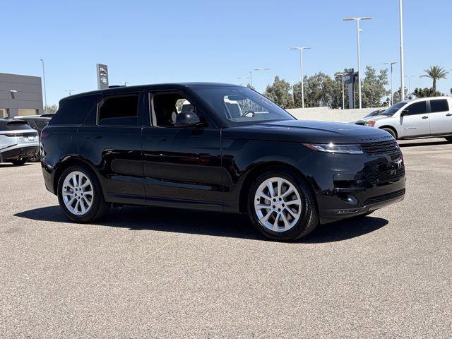 Used 2025 Land Rover Range Rover Sport SE image 4