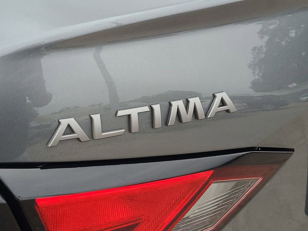Used 2025 Nissan Altima 2.5 SV FWD image 33