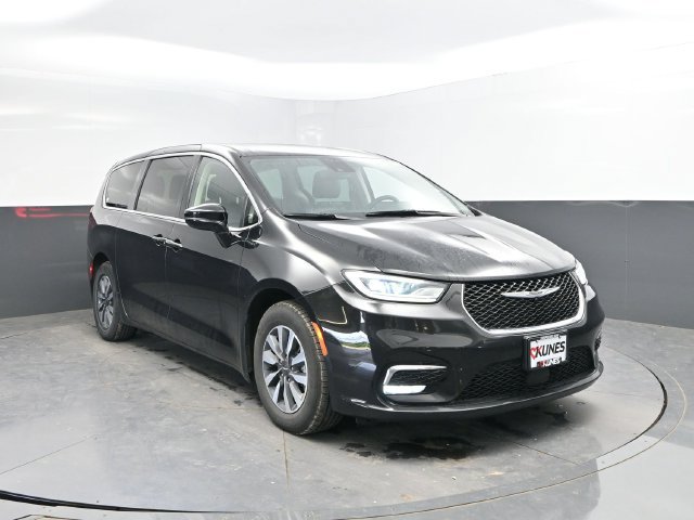 Used 2024 Chrysler Pacifica Limited FWD image 4