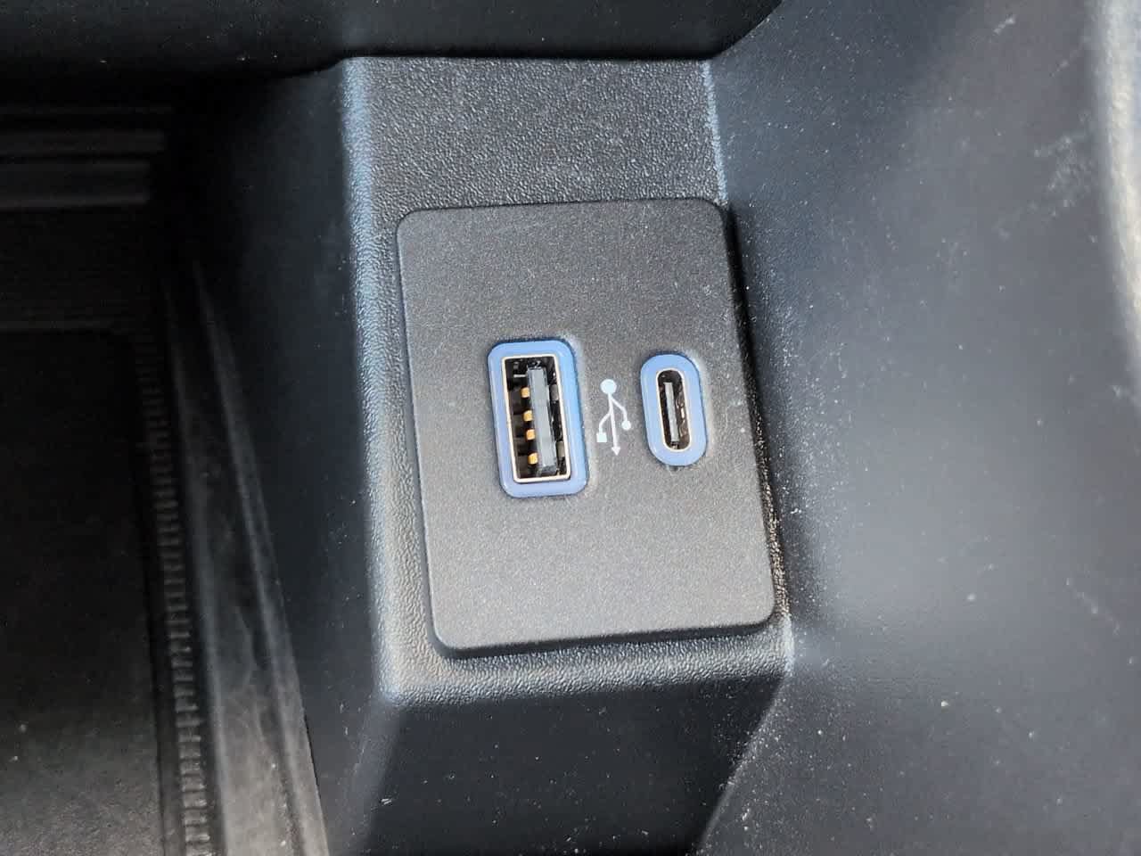 Used 2021 Ford Edge Titanium FWD image 20
