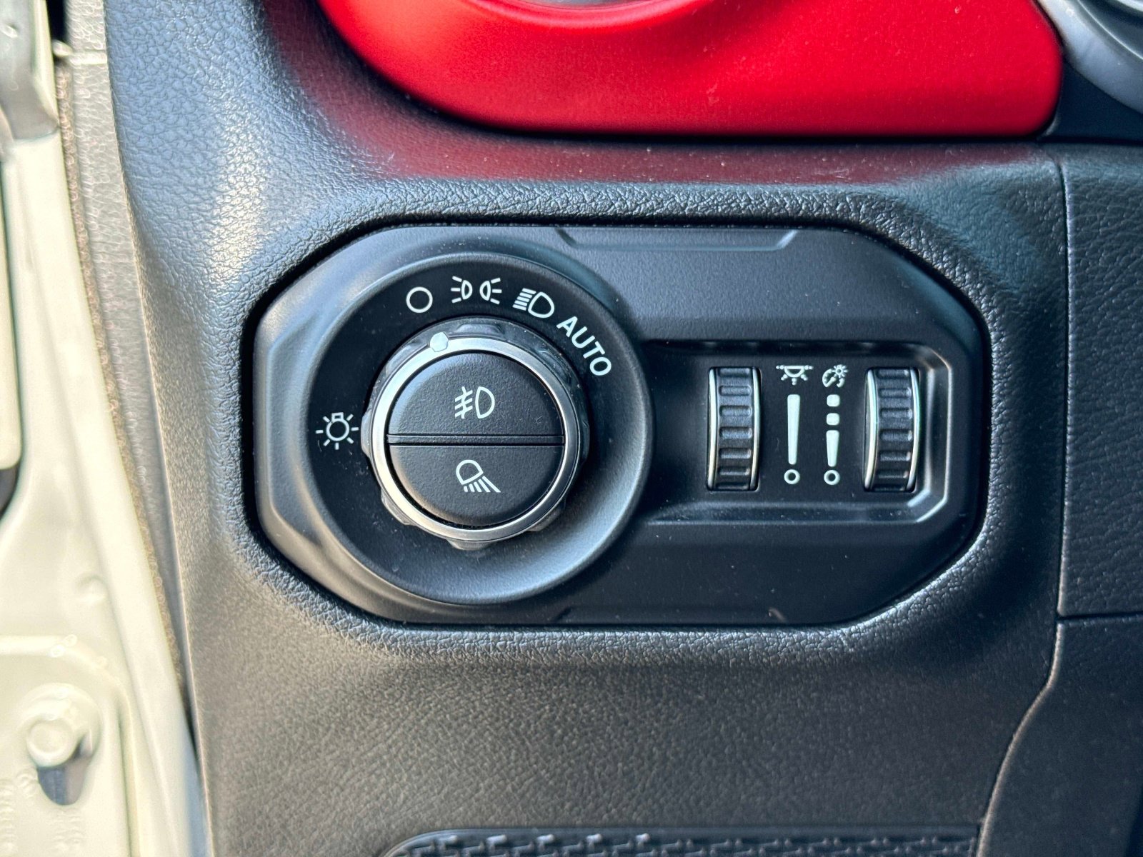 Used 2020 Jeep Gladiator Rubicon AWD/4WD image 33
