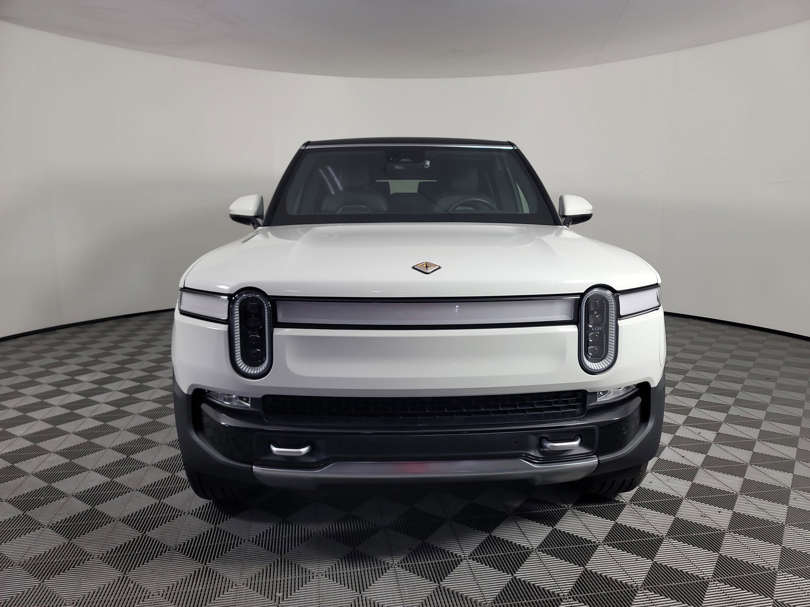 Used 2024 Rivian R1S Adventure AWD/4WD image 8