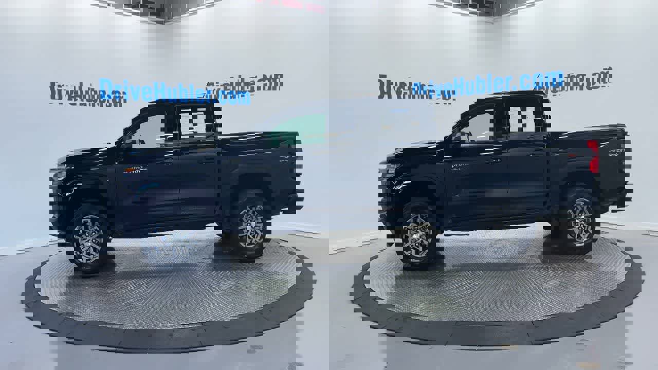 Used 2024 Chevrolet Colorado LT w/ LT Convenience Package III image 8