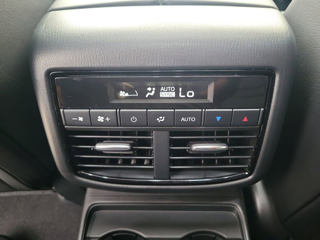 Used 2023 MAZDA CX-9 Touring image 17