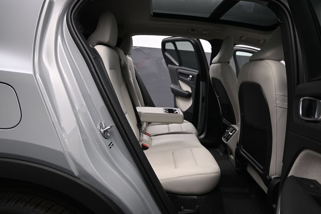 New 2026 Volvo XC40 B5 Plus w/ Protection Package Premier AWD/4WD image 16