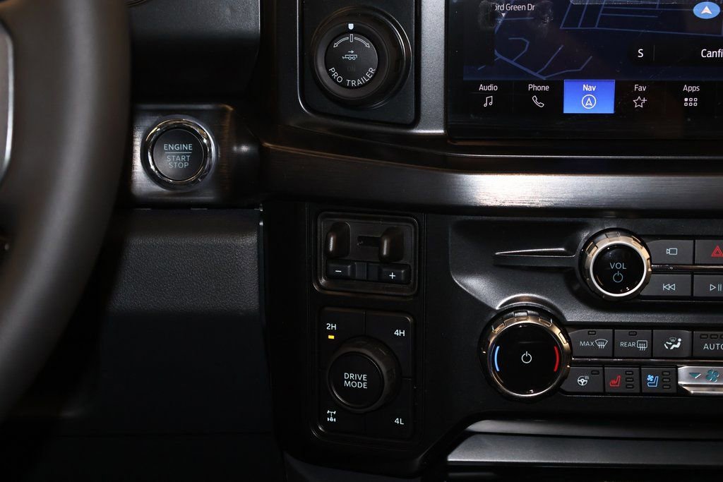 New 2026 Ford F250 Lariat w/ Black Appearance Package image 23