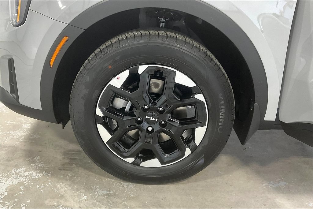 Used 2025 Kia Sorento S AWD/4WD image 14
