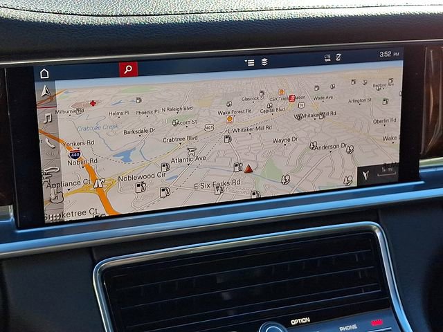 Used 2018 Porsche Panamera 4 image 21