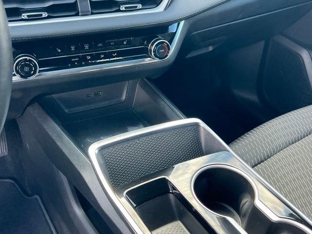 Used 2025 Chevrolet Equinox LT w/ Midnight Edition image 19