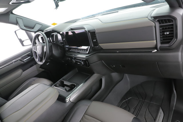 Used 2025 Chevrolet Silverado 2500 ZR2 w/ Technology Package AWD/4WD image 38