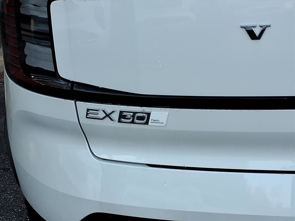 New 2025 Volvo EX30 Plus w/ Protection Package Premier image 5
