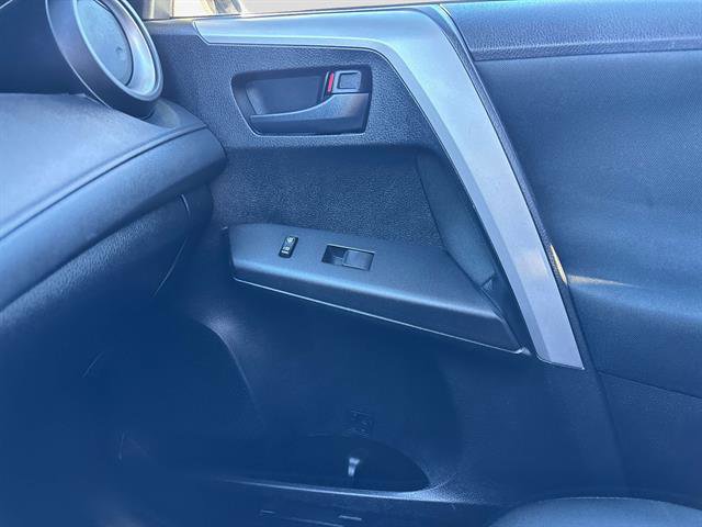 Used 2016 Toyota RAV4 LE image 23