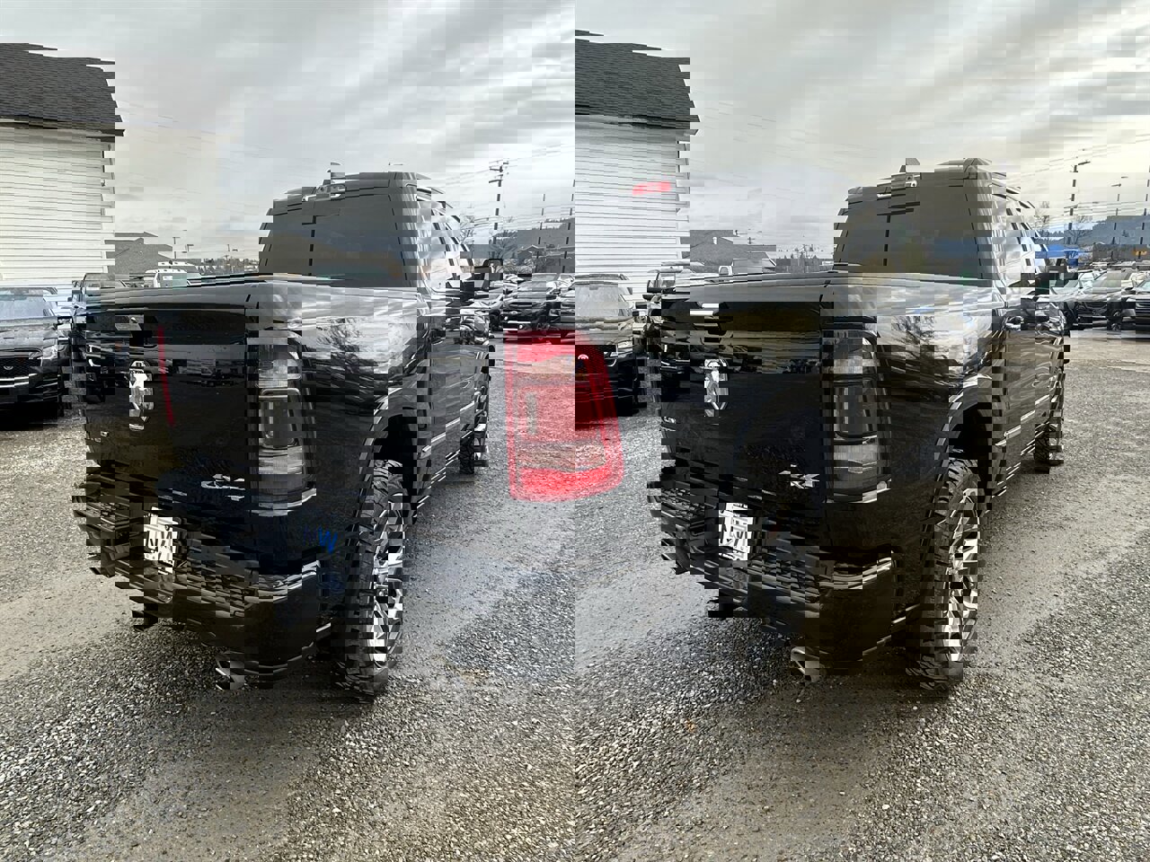 Used 2022 RAM 1500 Limited w/ Body-Colour Bumper Group image 52