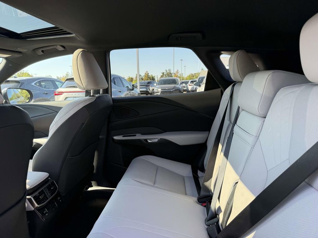 Used 2024 Lexus RX 350 Premium image 19