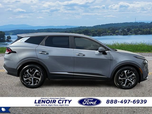 Used 2025 Kia Sportage EX FWD image 2