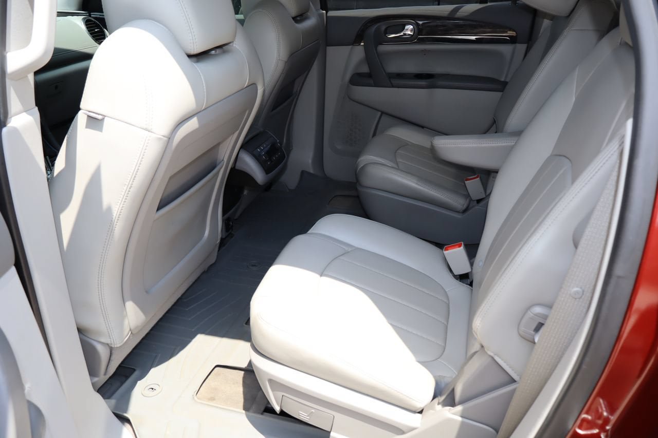 Used 2017 Buick Enclave Premium w/ Experience Buick Package FWD image 6