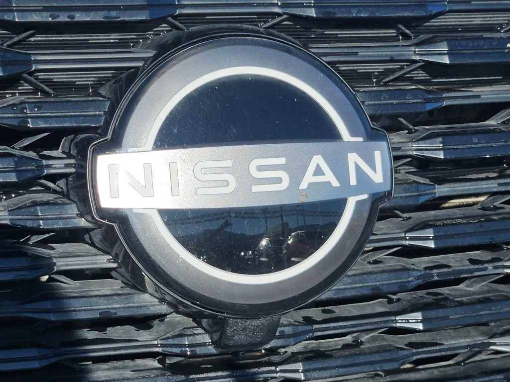 Used 2023 Nissan Rogue SV FWD image 11