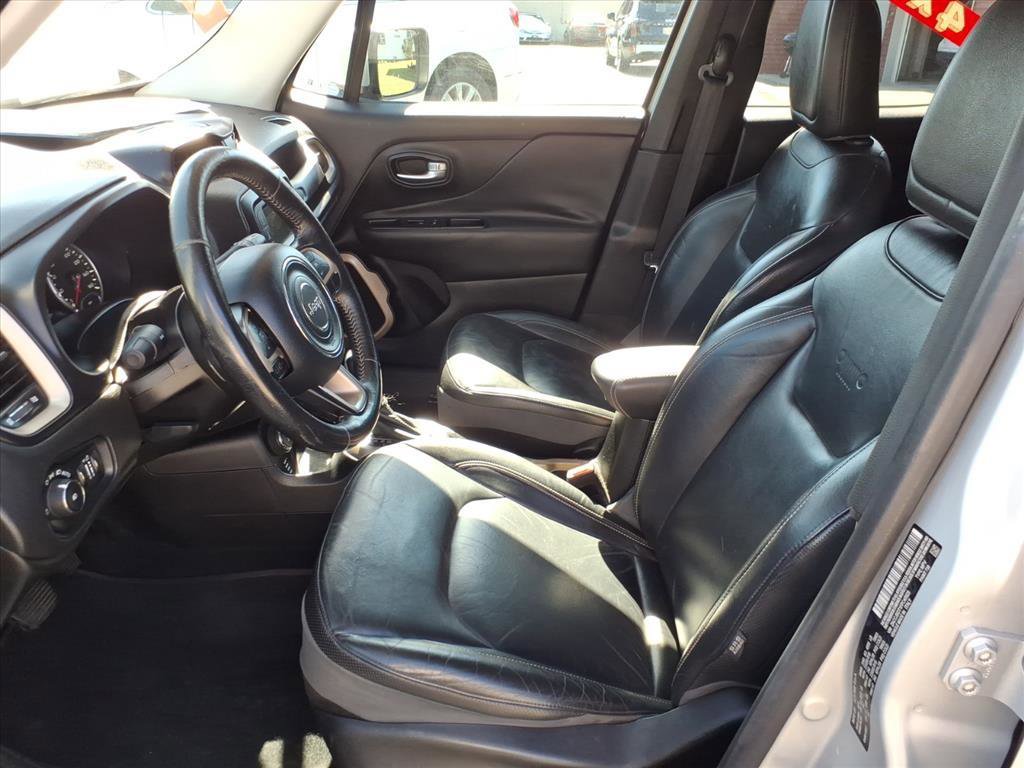 Used 2015 Jeep Renegade Limited image 2