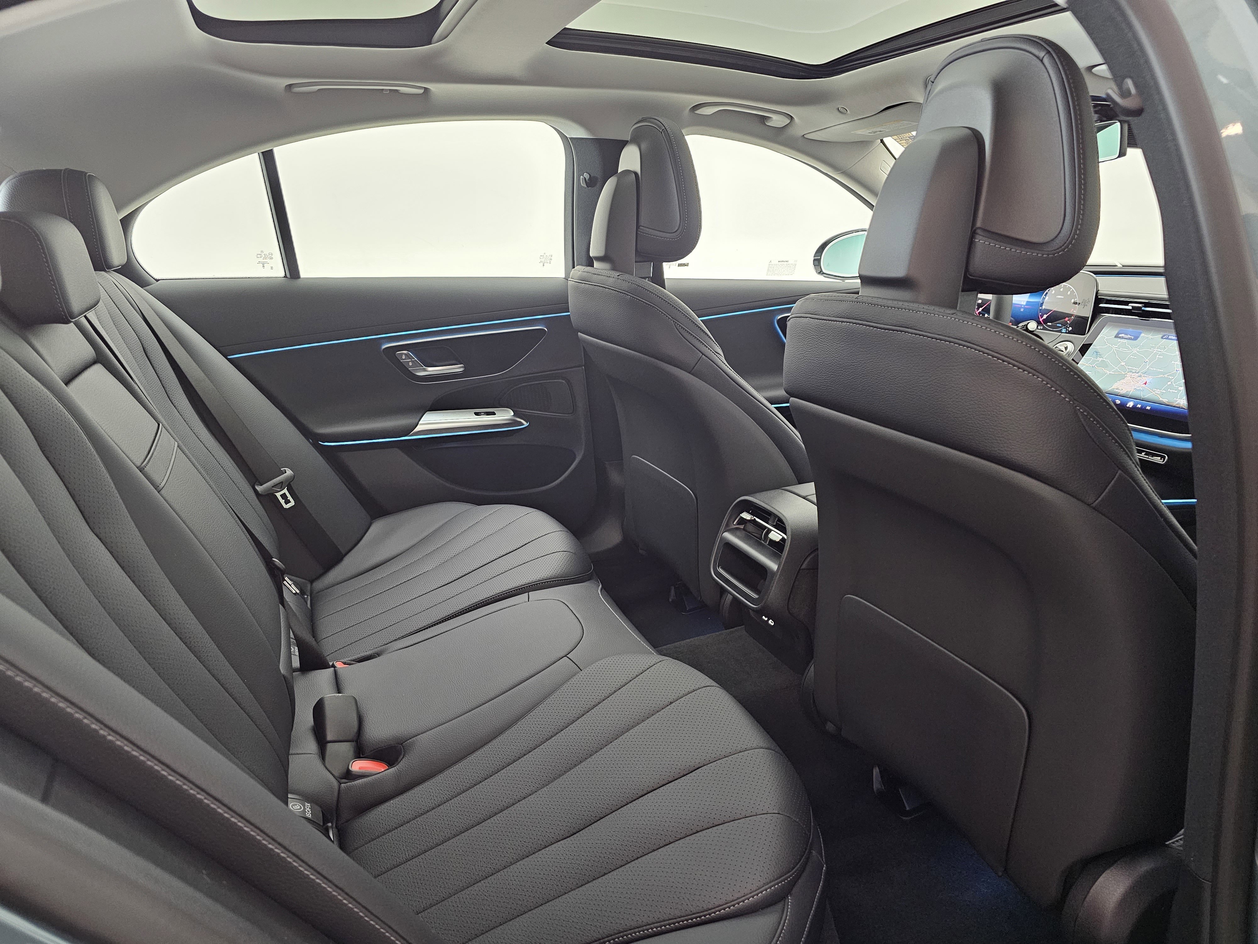 New 2026 Mercedes-Benz E 350 4MATIC Sedan image 23