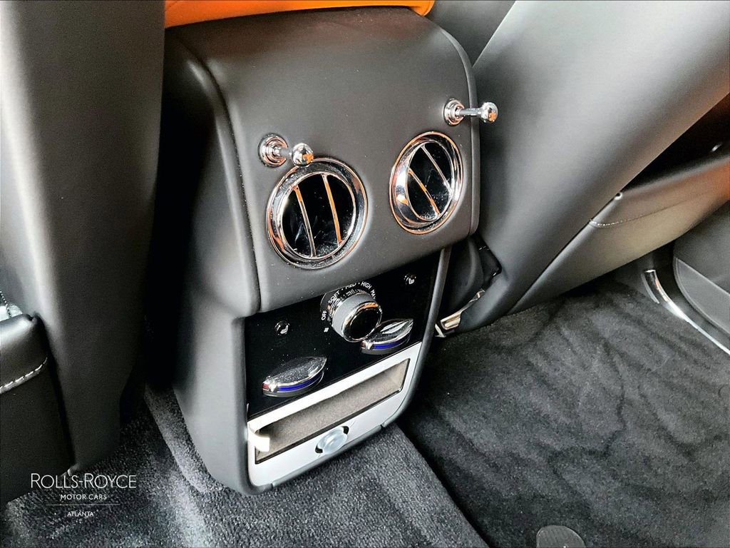 Certified 2025 Rolls-Royce Cullinan image 30