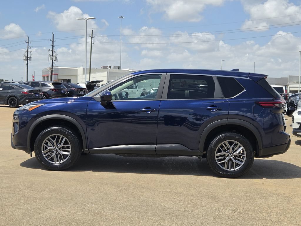 Used 2026 Nissan Rogue SV FWD image 6