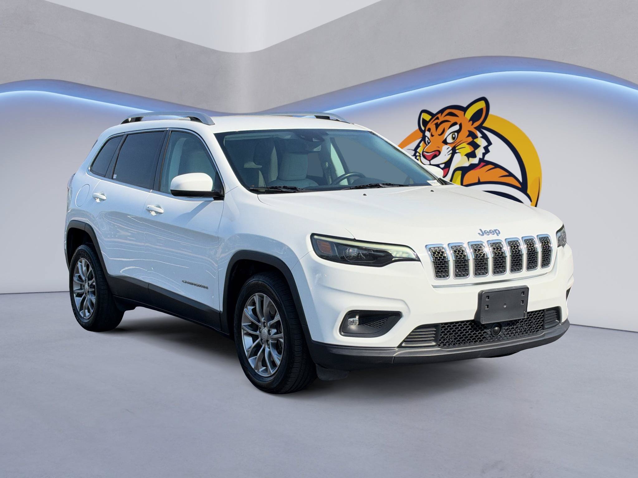 Used 2020 Jeep Cherokee Latitude Lux w/ Quick Order Package 2YH Lux FWD image 3