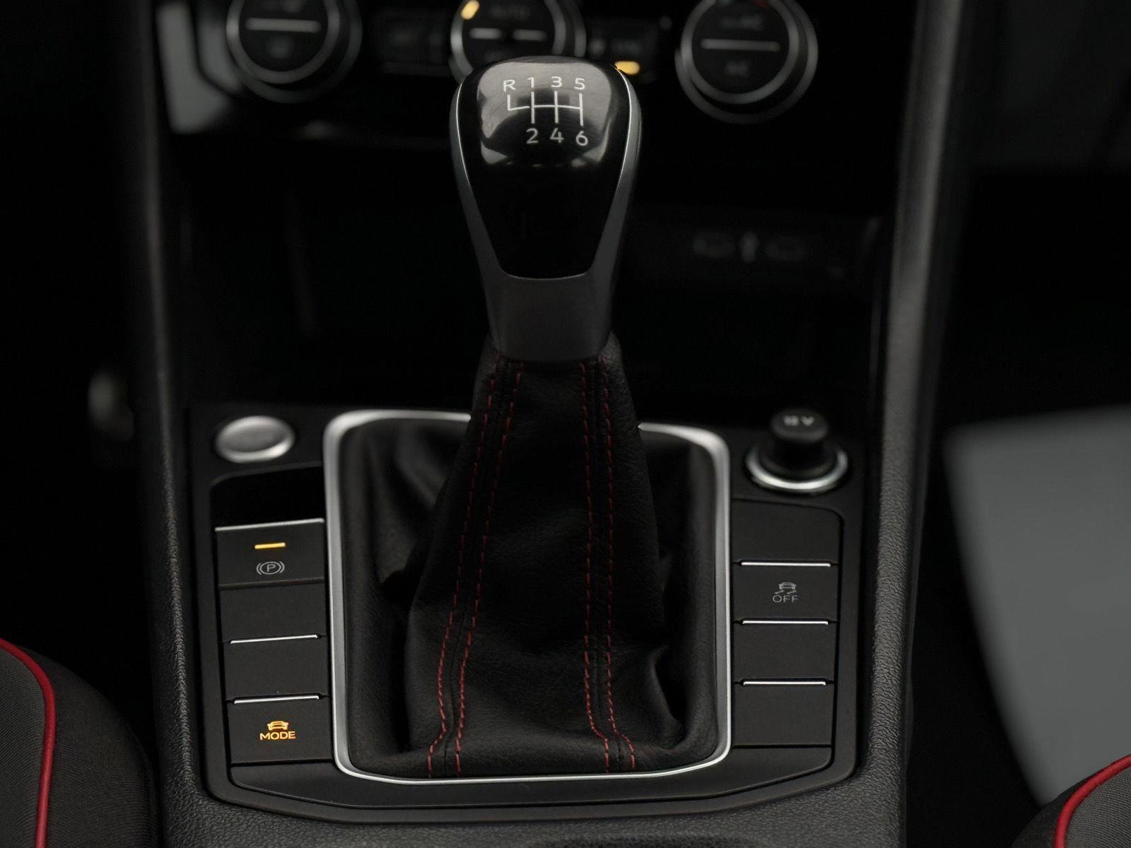 Used 2024 Volkswagen Jetta GLI 40th Anniversary Edition image 21