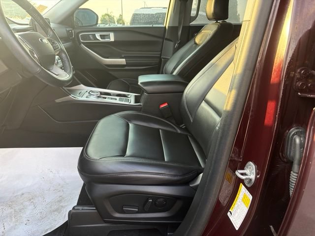Used 2023 Ford Explorer XLT w/ Equipment Group 202A RWD image 11