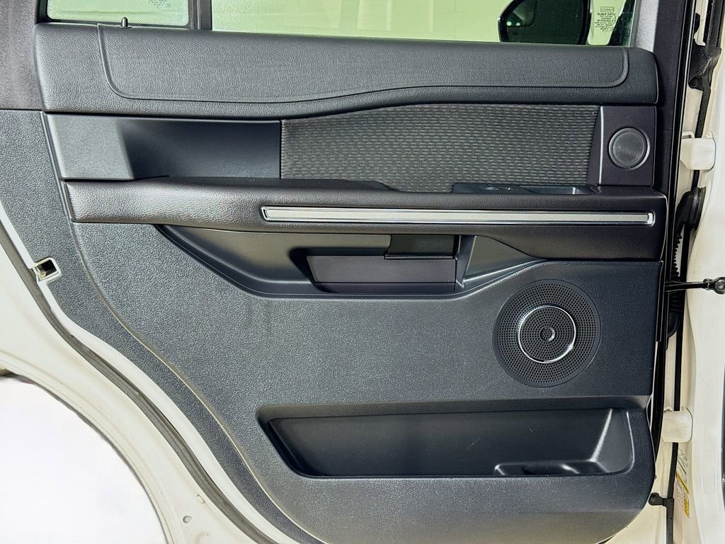 Used 2018 Ford Expedition XLT w/ Cargo Package image 17