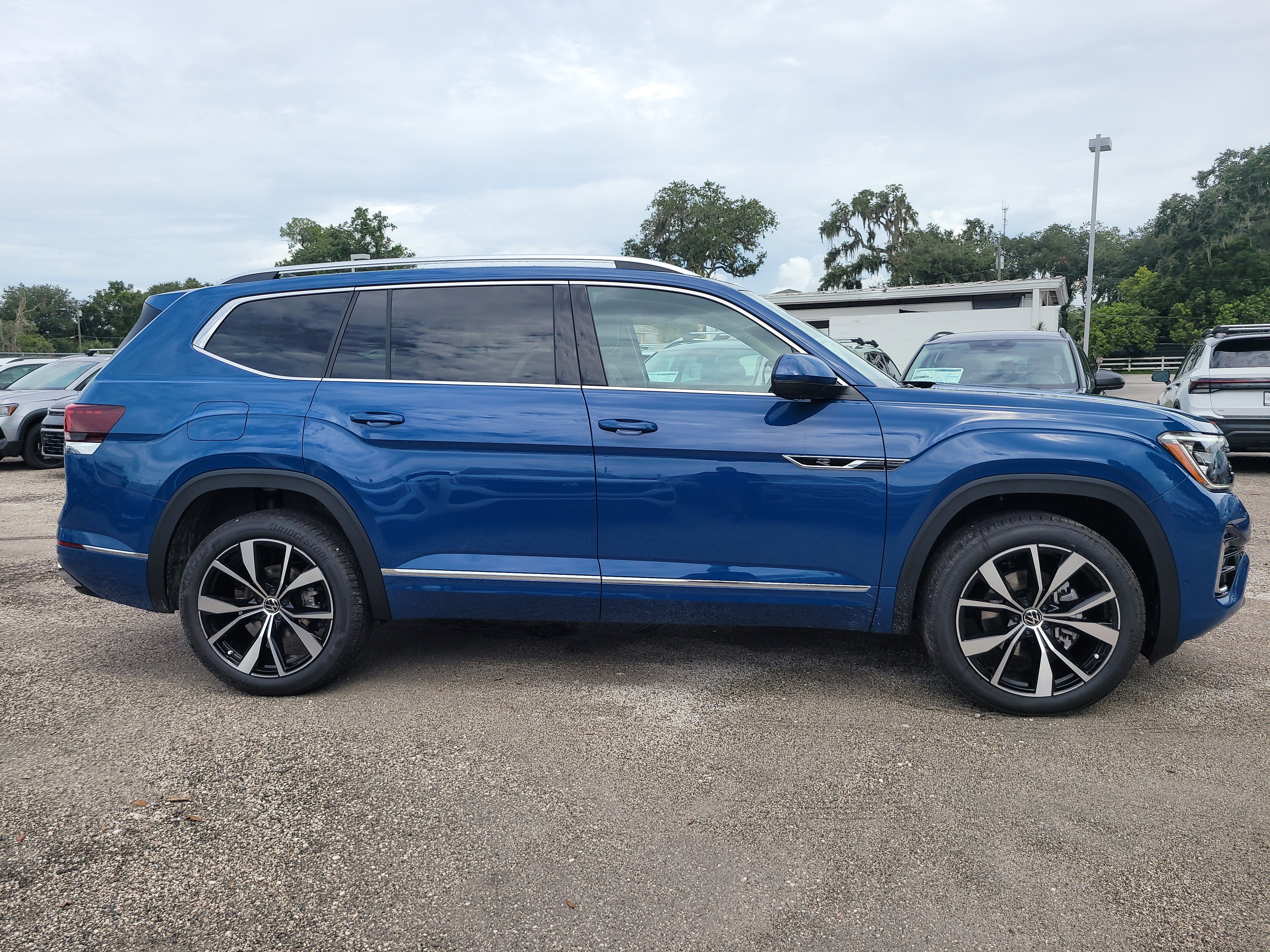 New 2026 Volkswagen Atlas SEL Premium R-Line image 5