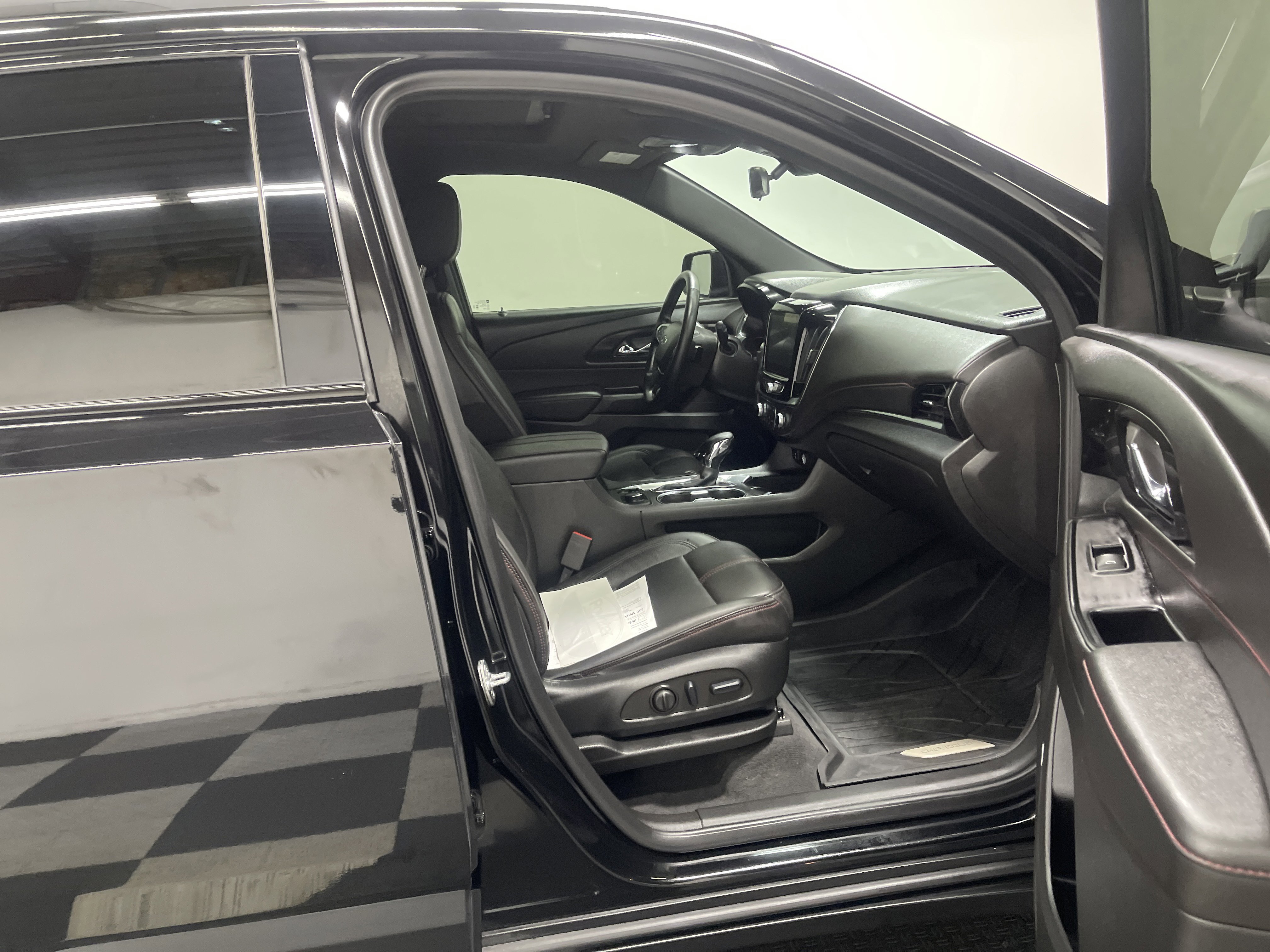 Used 2024 Chevrolet Traverse RS w/ LPO, Floor Liner Package image 26
