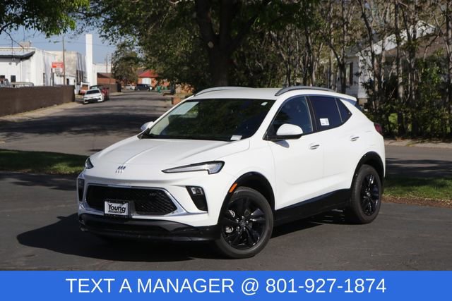 Used 2024 Buick Encore GX Sport Touring FWD image 1