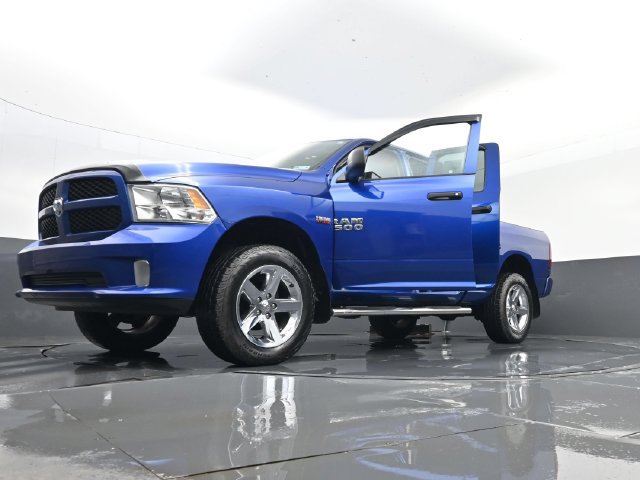 Used 2018 RAM 1500 Express w/ Express Value Package AWD/4WD image 31