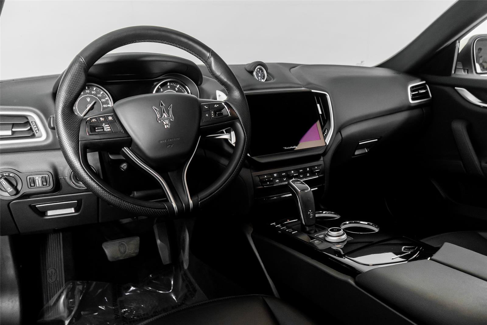 Used 2023 Maserati Ghibli Modena RWD image 2