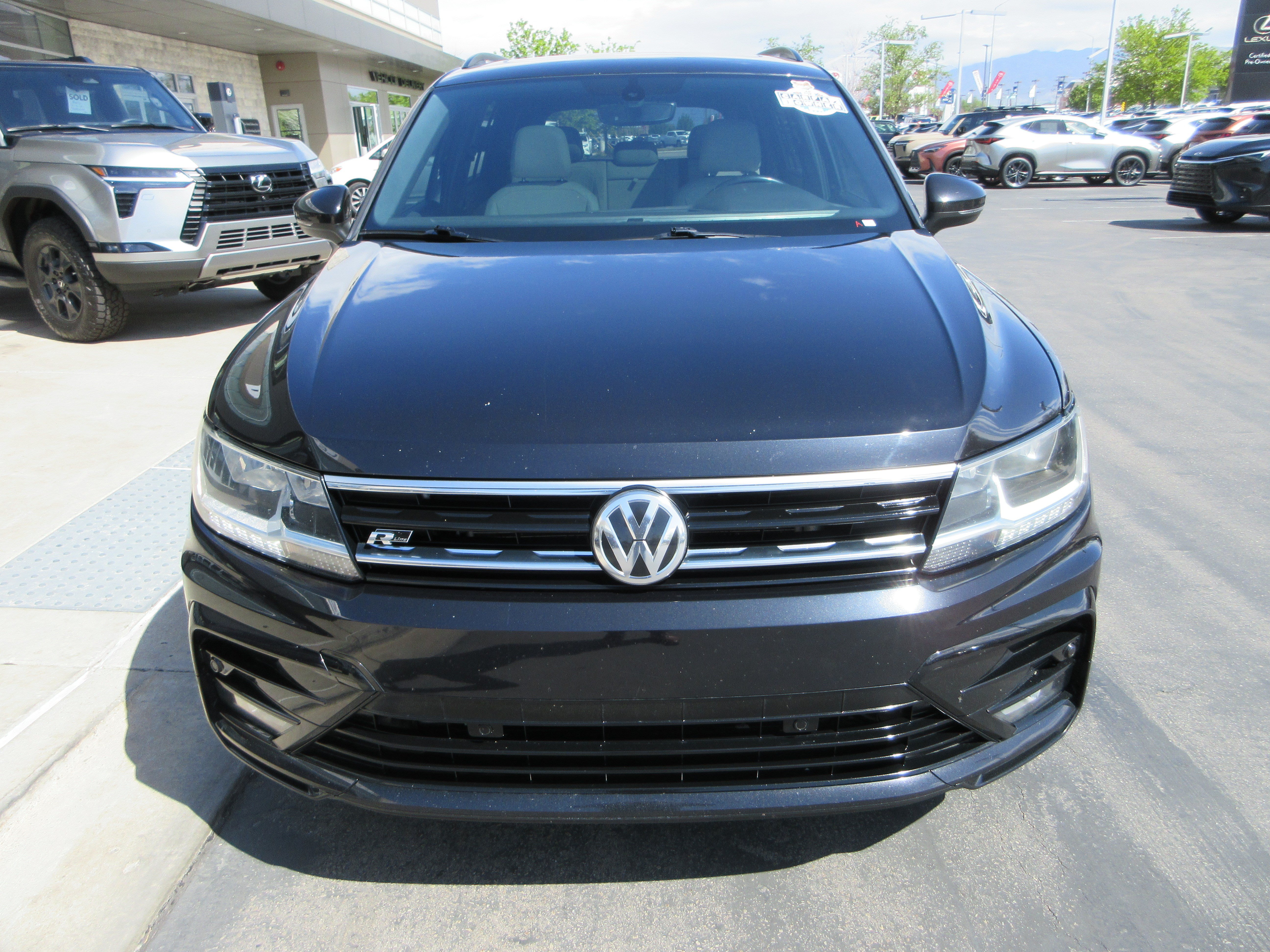 Used 2020 Volkswagen Tiguan SE R-Line AWD/4WD image 16
