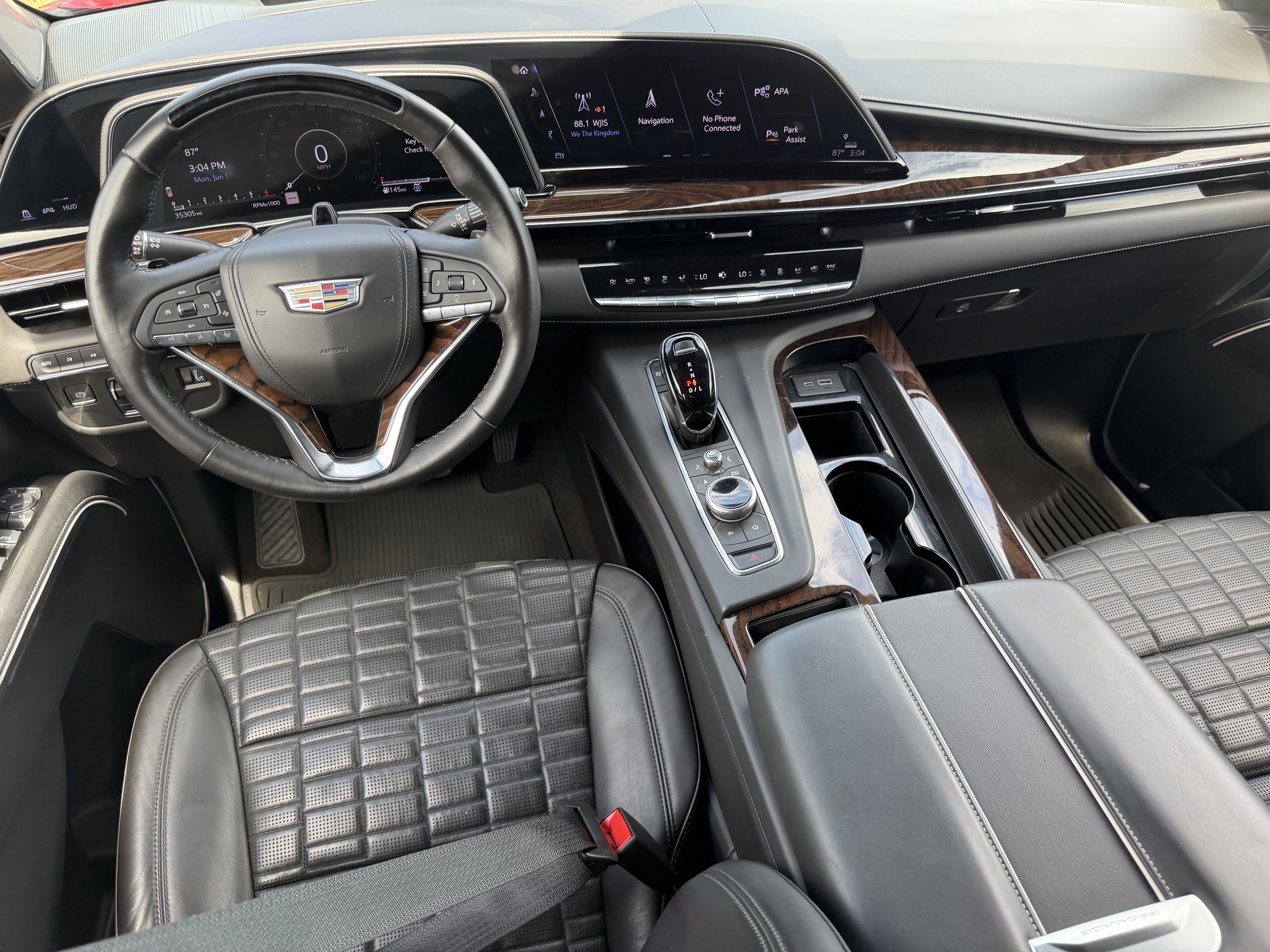 Used 2022 Cadillac Escalade Sport Platinum AWD/4WD image 12