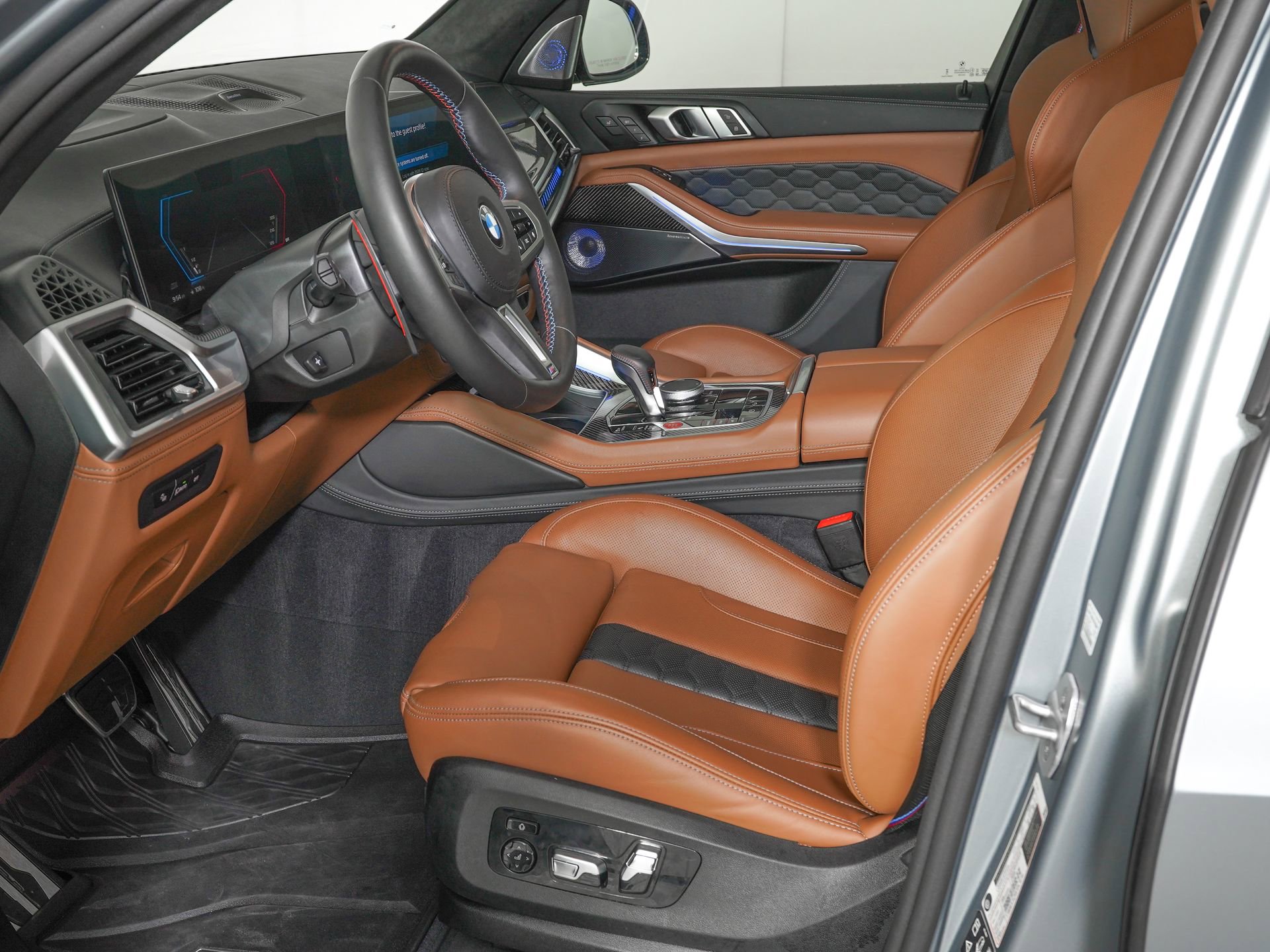Used 2025 BMW X5 M Competition w/ Executive Package AWD/4WD image 14