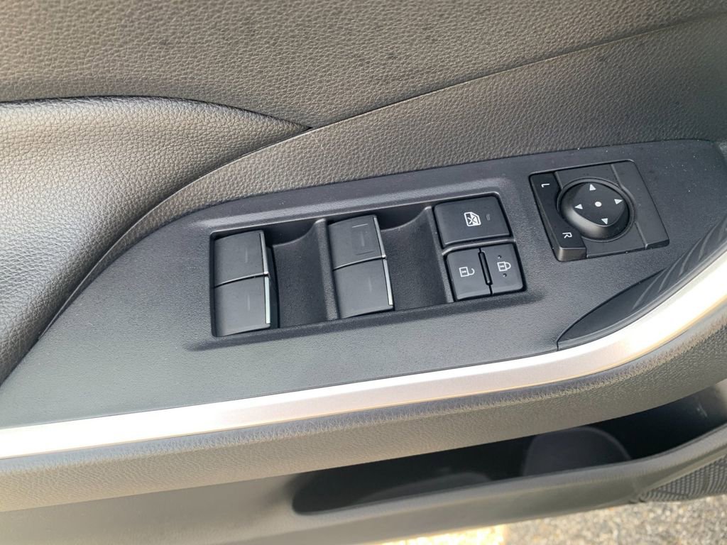 Used 2025 Toyota RAV4 XLE w/ Convenience Package image 13