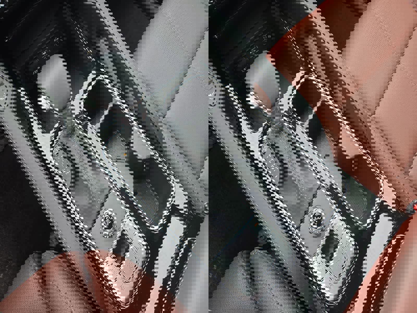 Certified 2025 Kia Telluride SX FWD image 32