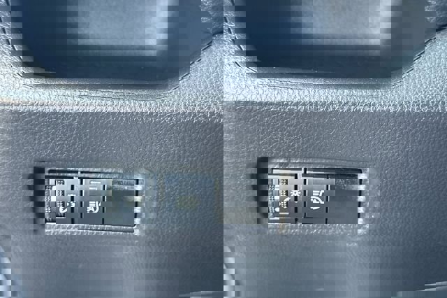 Used 2025 Toyota RAV4 XLE image 33