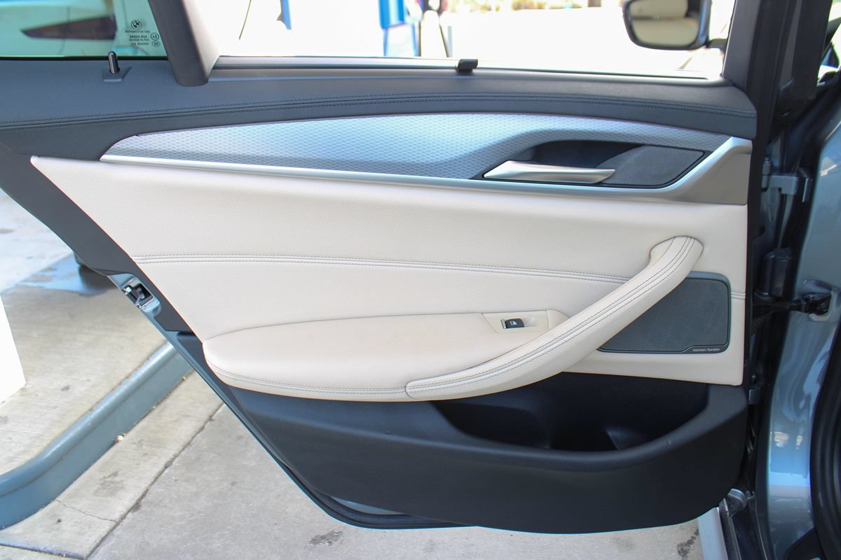 Used 2020 BMW M550i xDrive w/ Executive Package AWD/4WD image 46